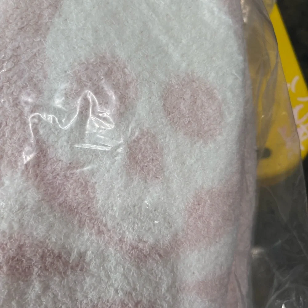 Cupcakes and Cashmere Skull & Crossbones blanket